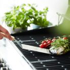 BC-ACC-7125 Barbecook BC-ACC-7125 rozsdamentes acél grill halforgató, fa nyél, 100% FSC, 37cm