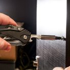 TU181 True Utility Handyone, TU181, 18 in 1, 7 cm penge, mágneses bitfej tartó, 9 féle bitfej, rozs